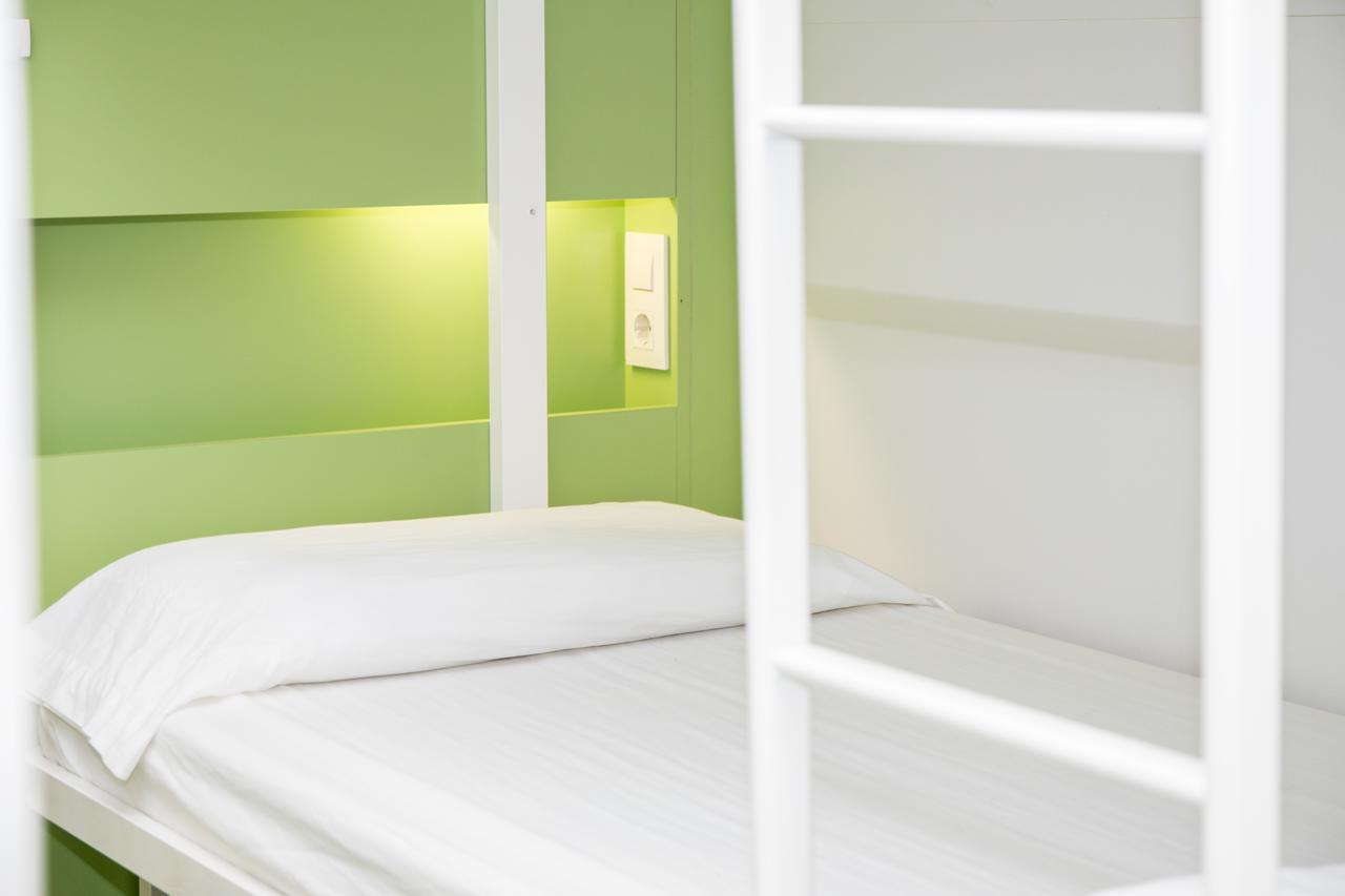 Bed 12-Bed Mixed Dormitory Room