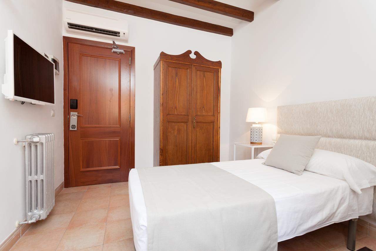 Single Room,925107286:JPEG