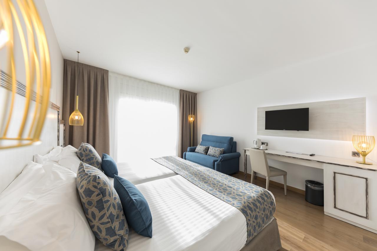 Chambre Double Supérieure avec Balcon - Vue sur Mer