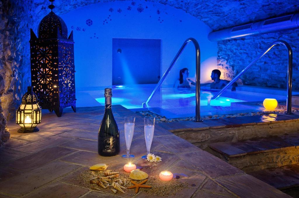 Deluxe Suite with Spa Bath