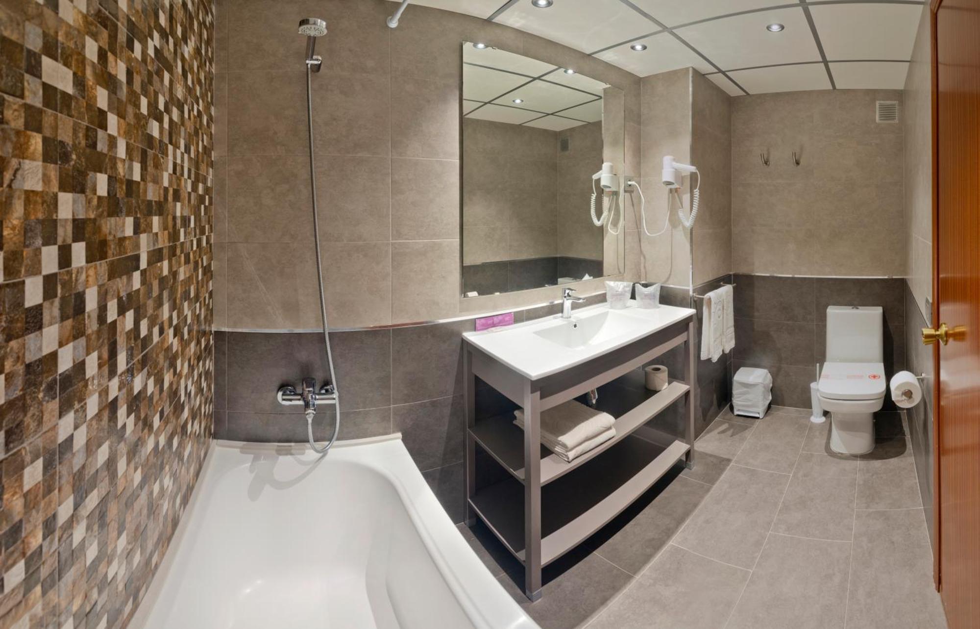Budget Double Room,1272784138:JPEG