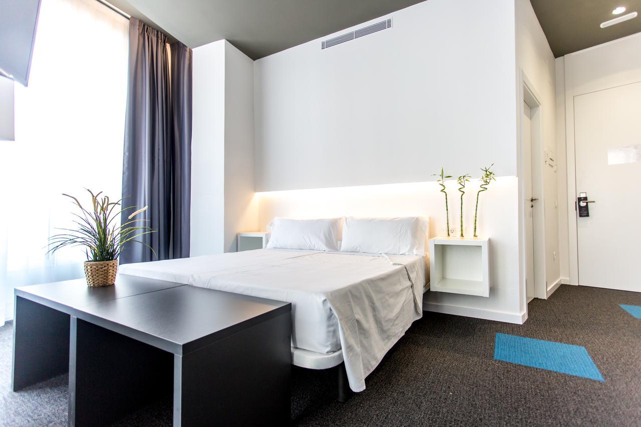 Quarto Duplo Deluxe (2 Adultos + 1 Criança)