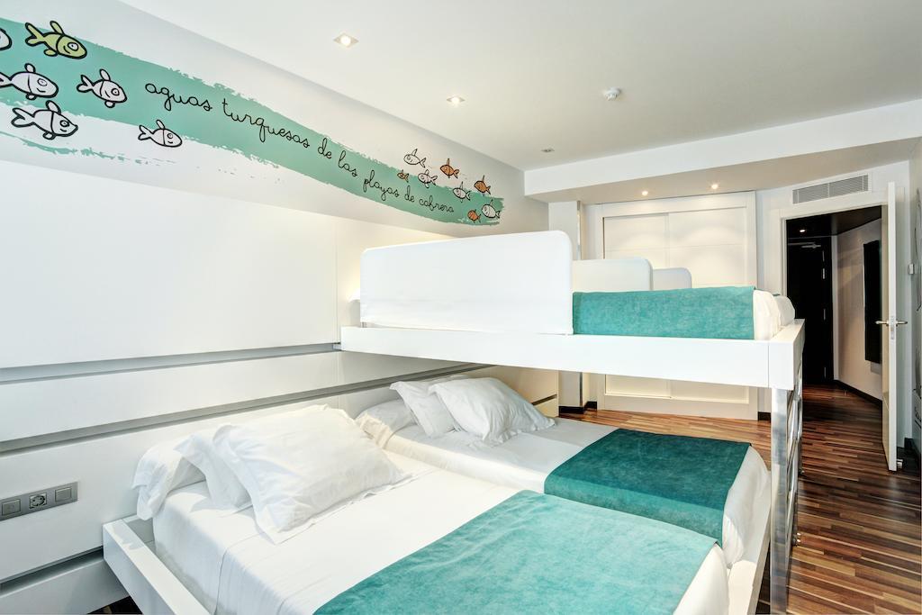 Quadruple Room with Sea View