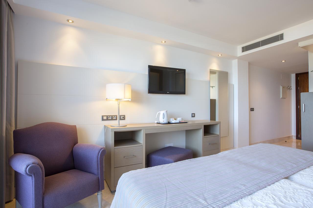 Doppel-/Zweibettzimmer mit Zustellbett (3 Erwachsene)