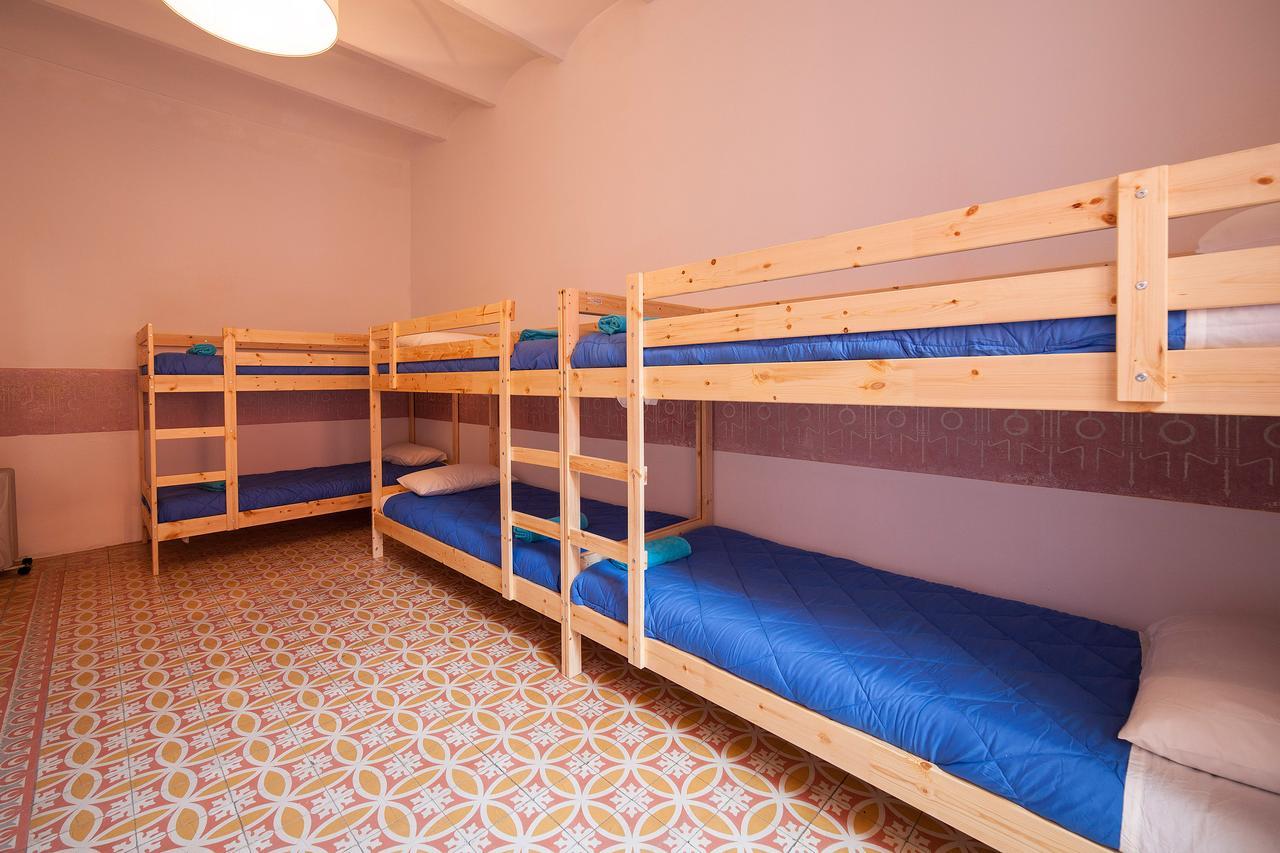 Posto Letto in Dormitorio Misto con 6 Letti