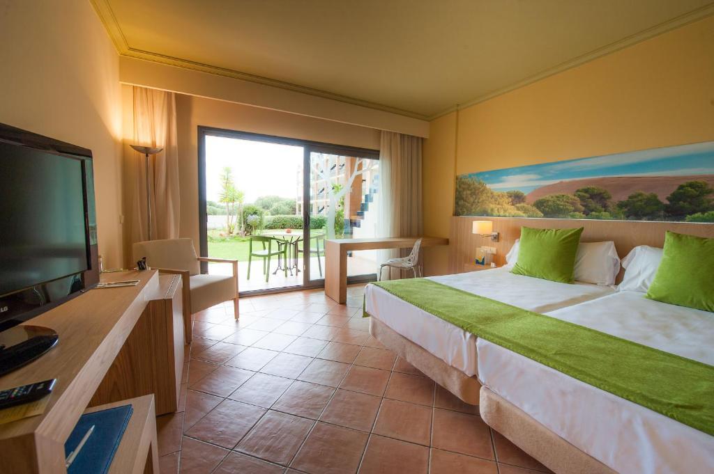 Club Double or Twin Room,1307621392:JPEG