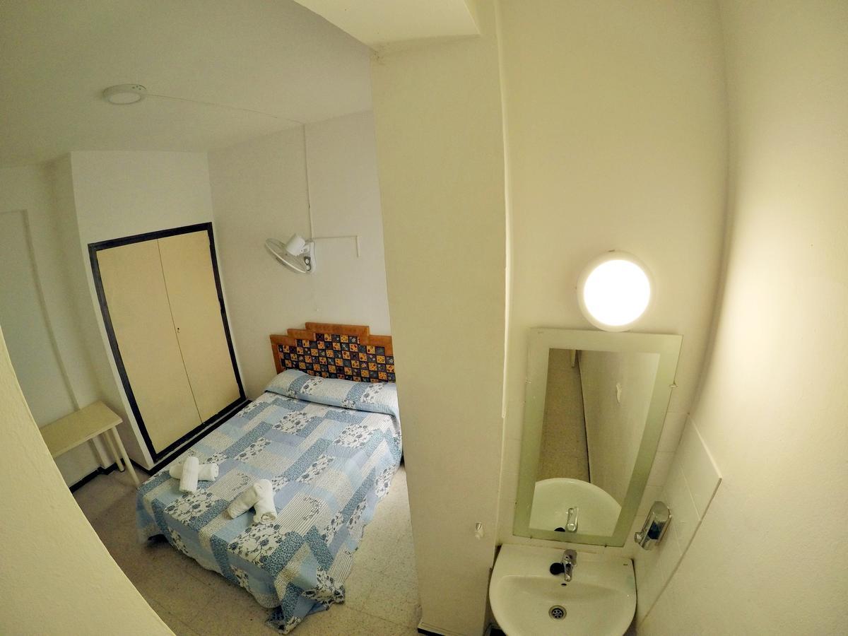 Camera Matrimoniale con Bagno in Comune