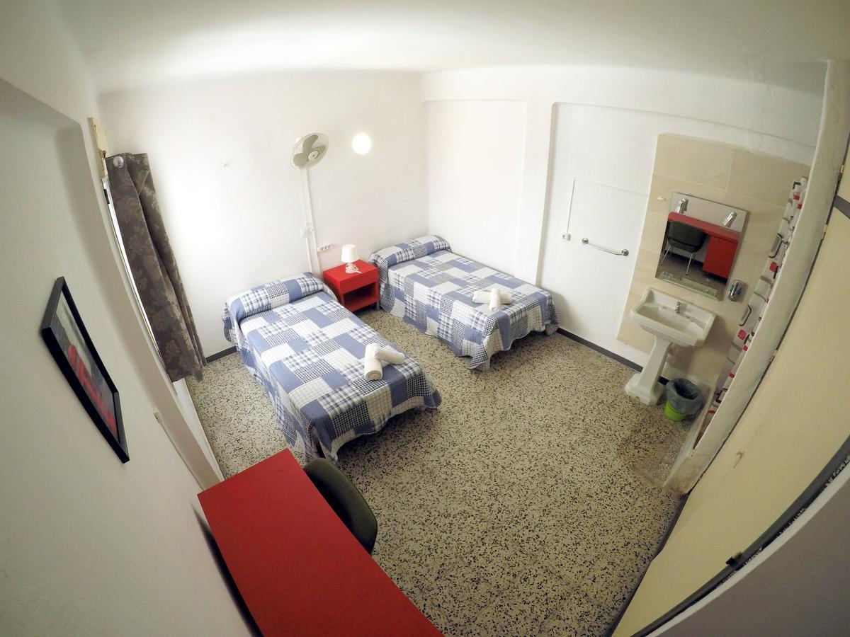 Alloggio con 2 Letti Singoli, Doccia e Bagno in Comune