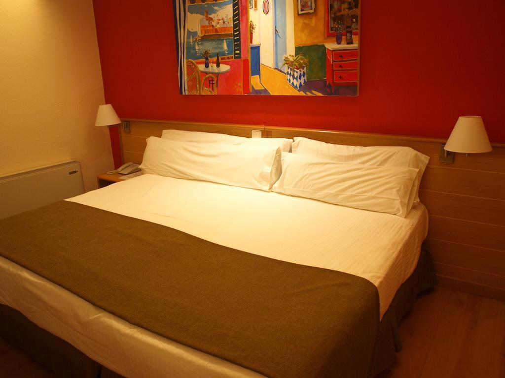 Basic Doppel-/Zweibettzimmer
