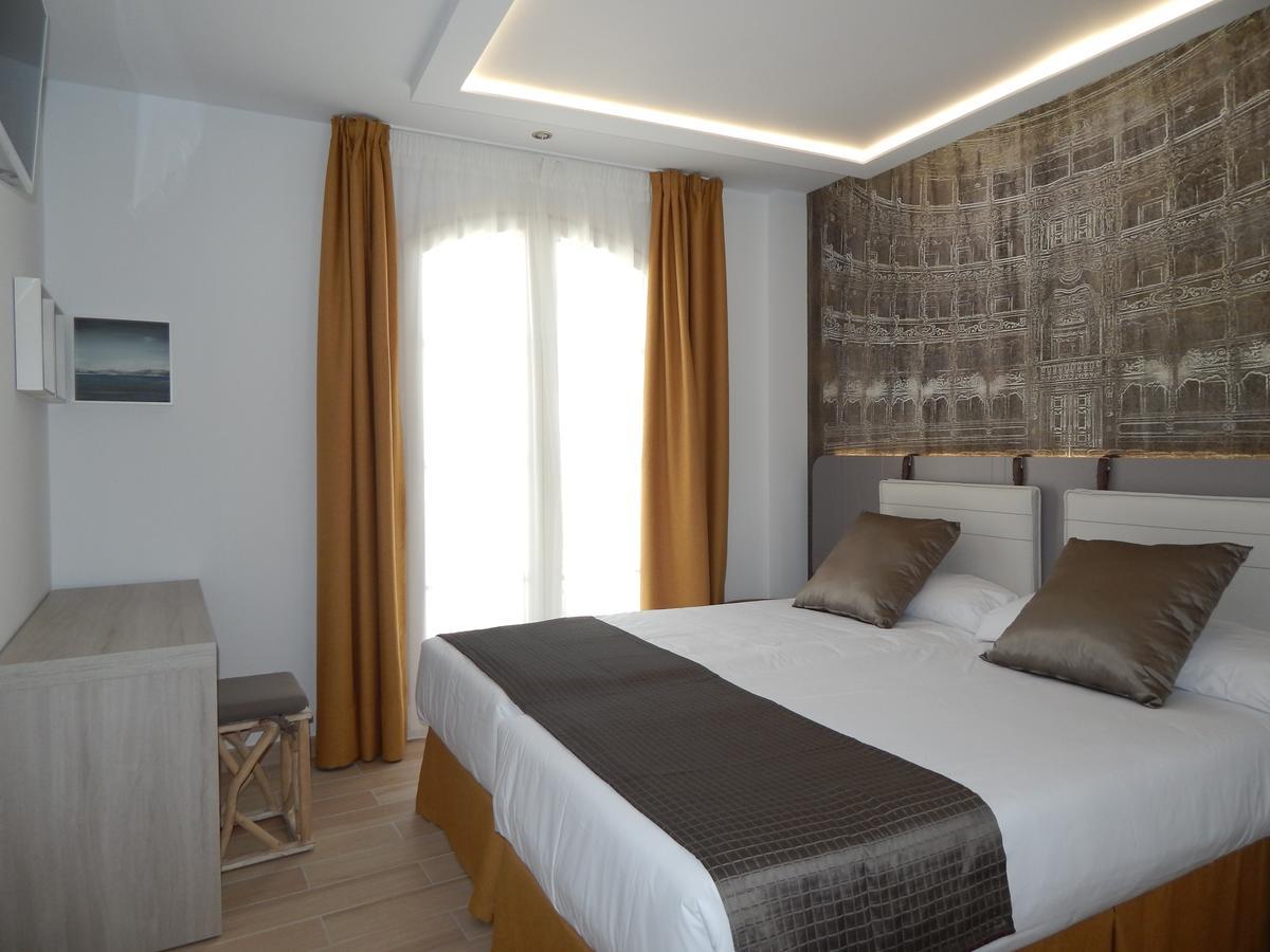 Deluxe Double Room,655627461:JPEG