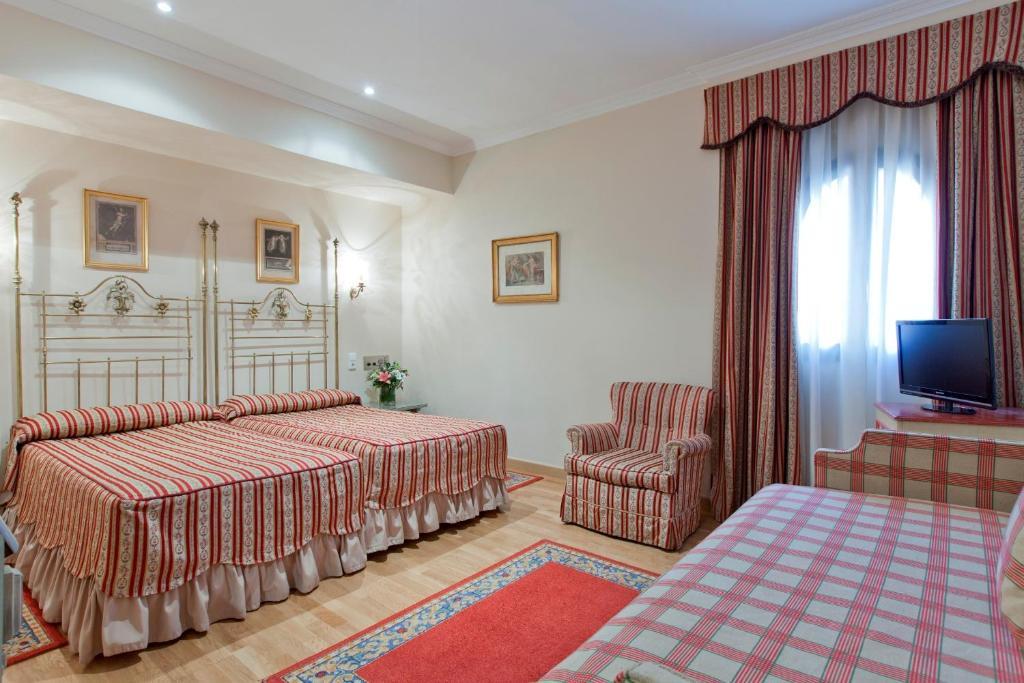Double or Twin Room with Extra Bed