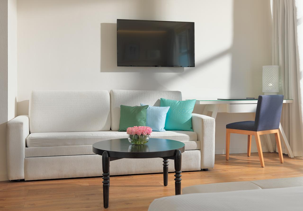 Double or Twin Room (2 Adults),666432036:JPEG