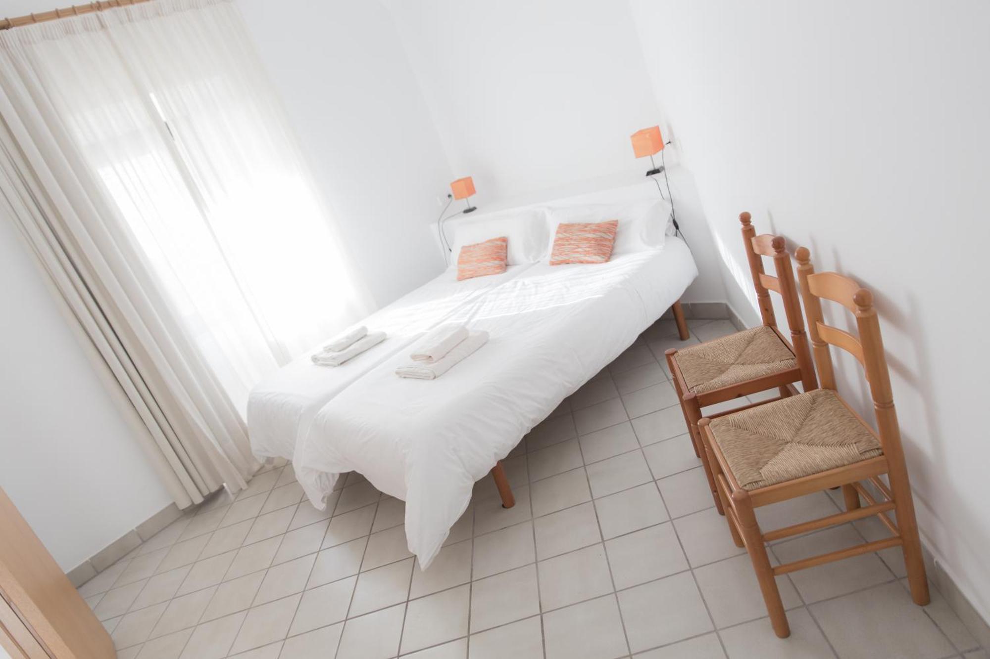 Two-Bedroom Apartment,684818031:JPEG