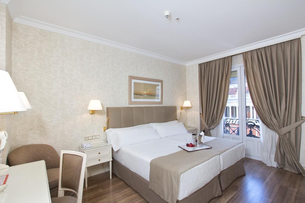 Superior Double or Twin Room,715798669:JPEG