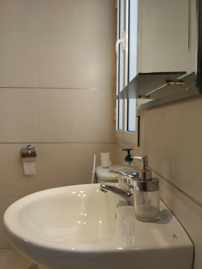 Single Room with Bathroom,695142666:JPEG