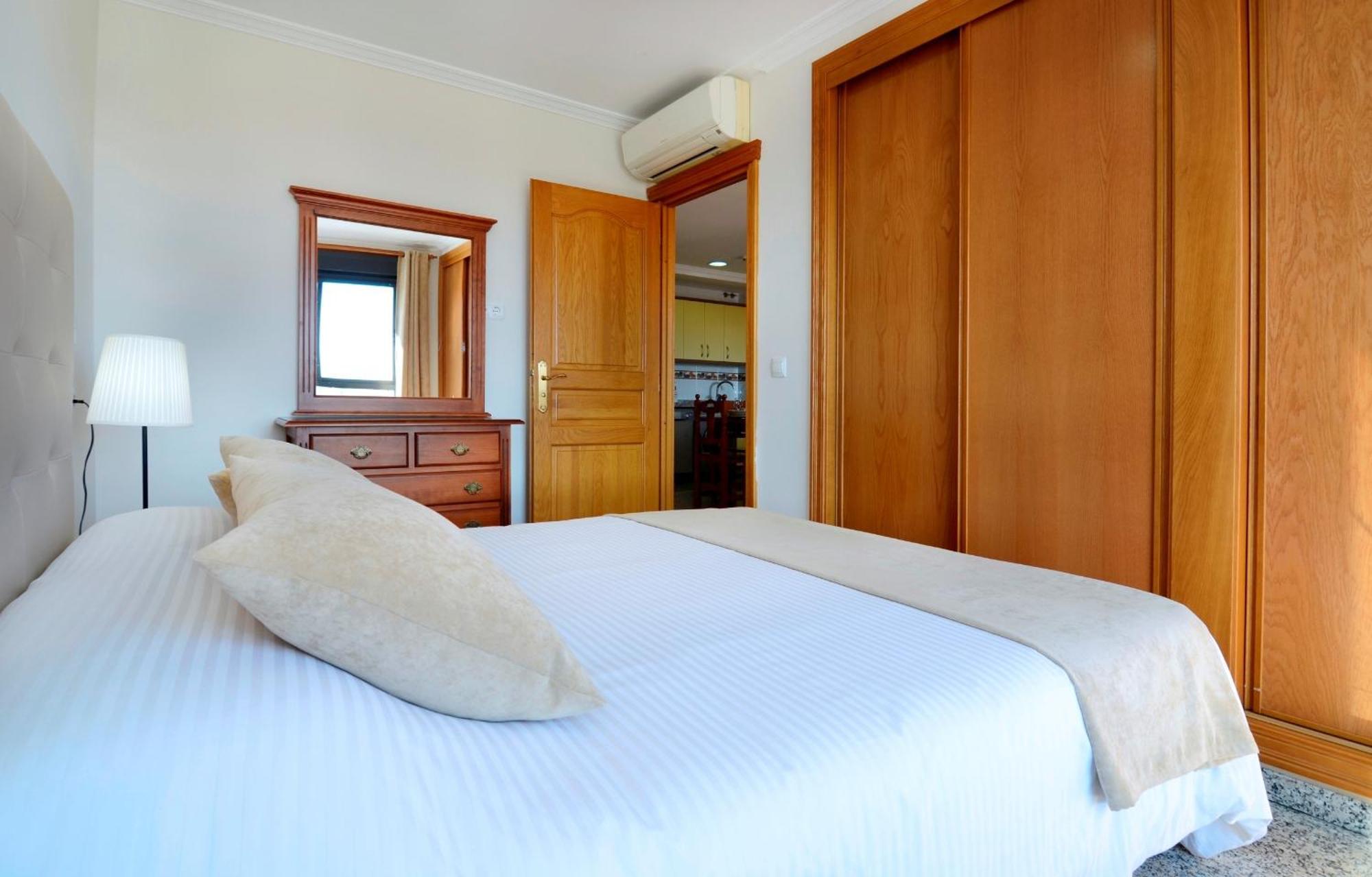 One-Bedroom Apartment Terrace,698915409:JPEG
