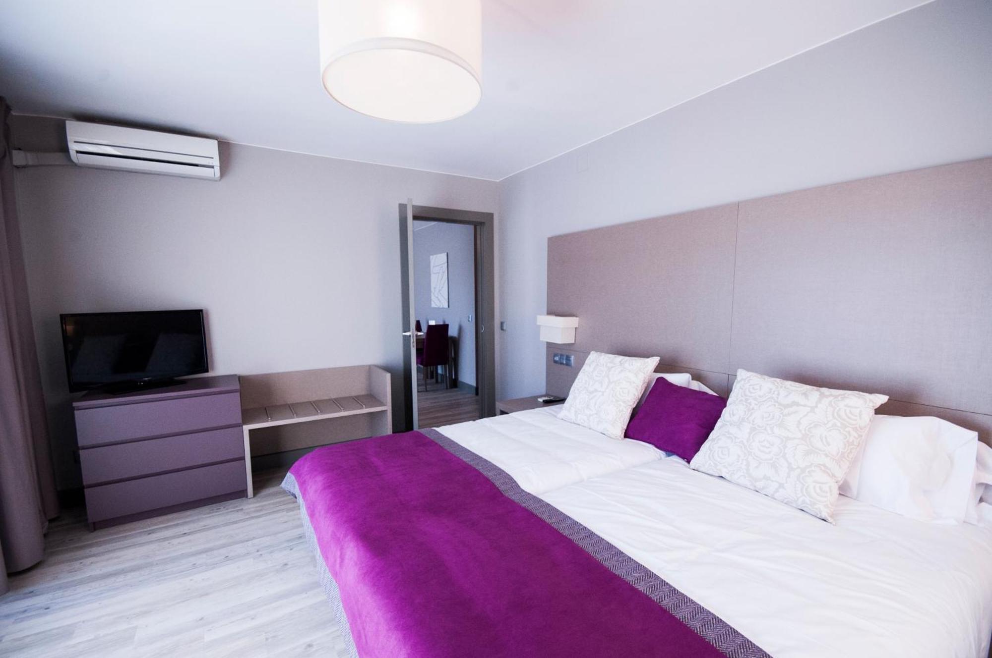 Superior One-Bedroom Apartment,236759913:JPEG