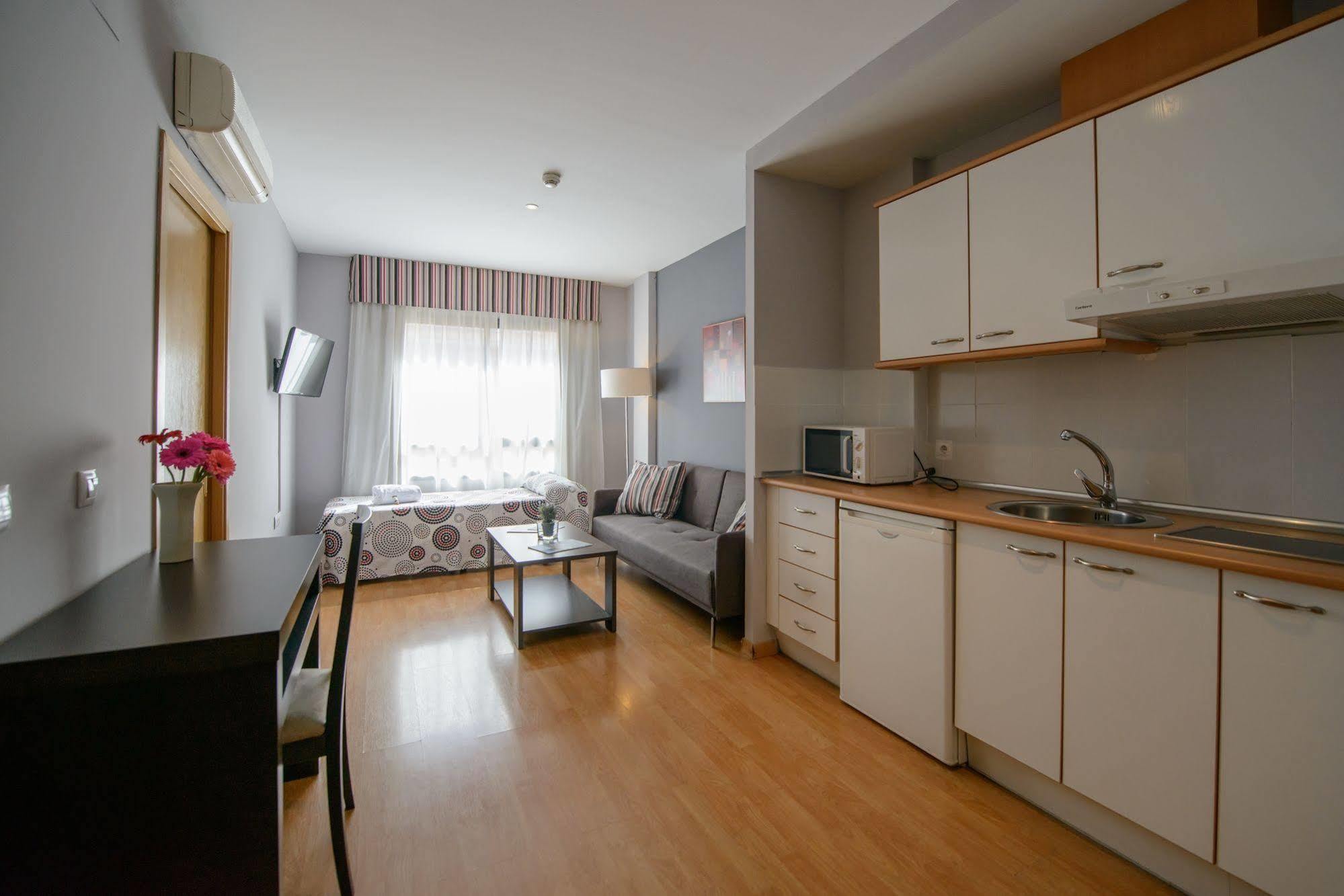 Apartment (2 Adults + 2 Children)