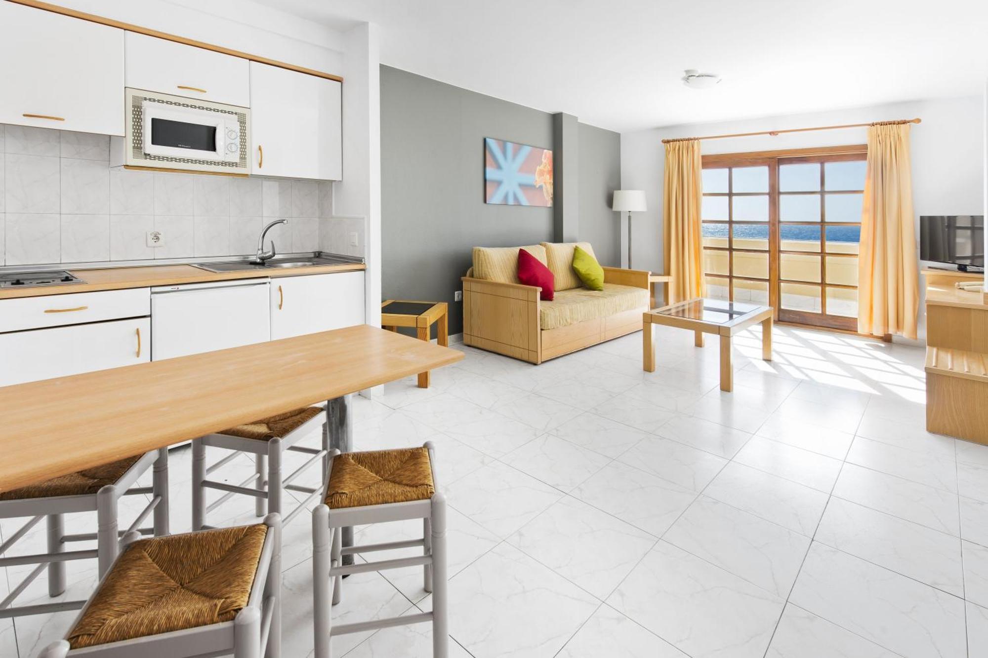 Apartment mit 2 Schlafzimmern und Meerblick (3 Erwachsene + 2 Kinder)