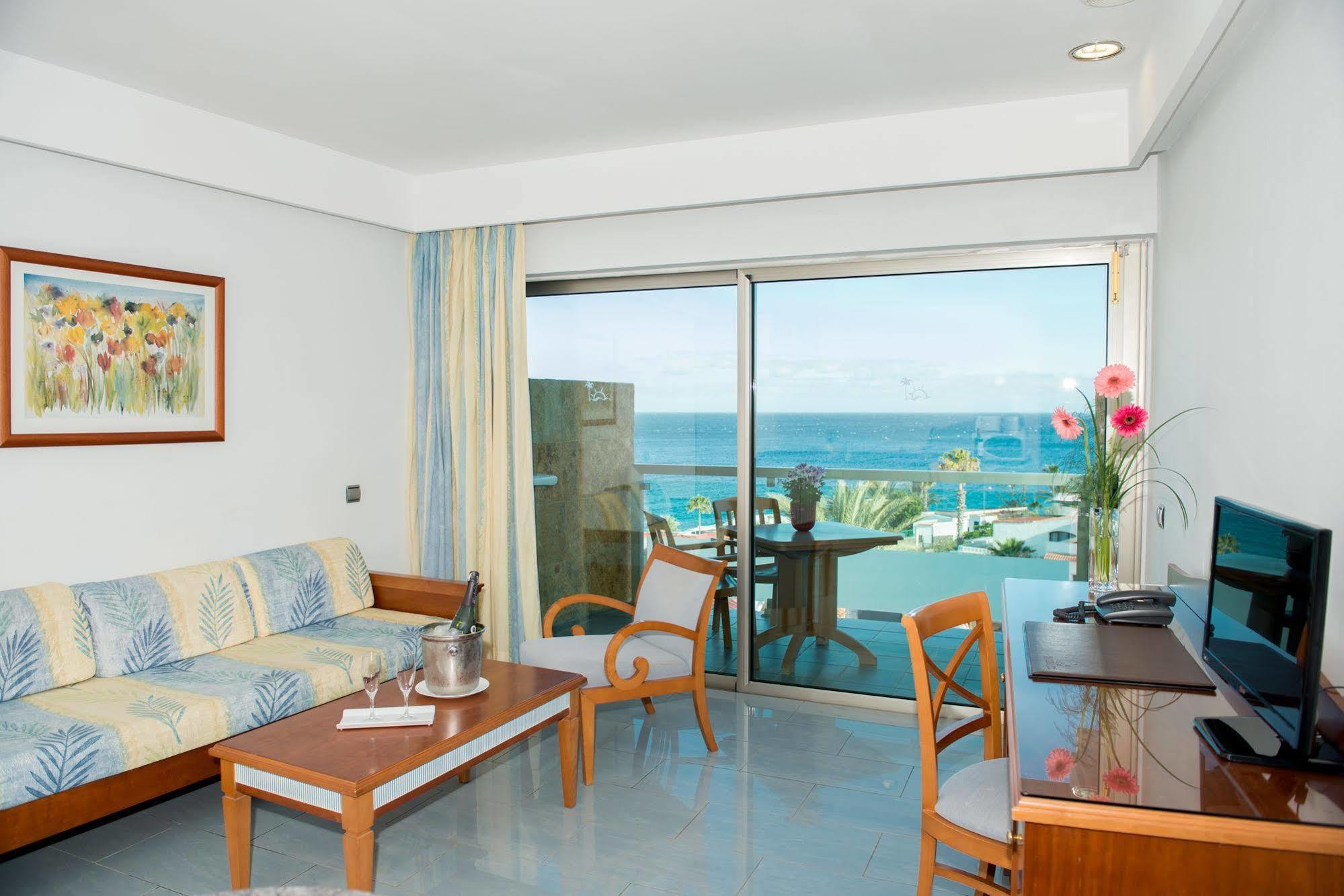 Twin Room (Adults Only)