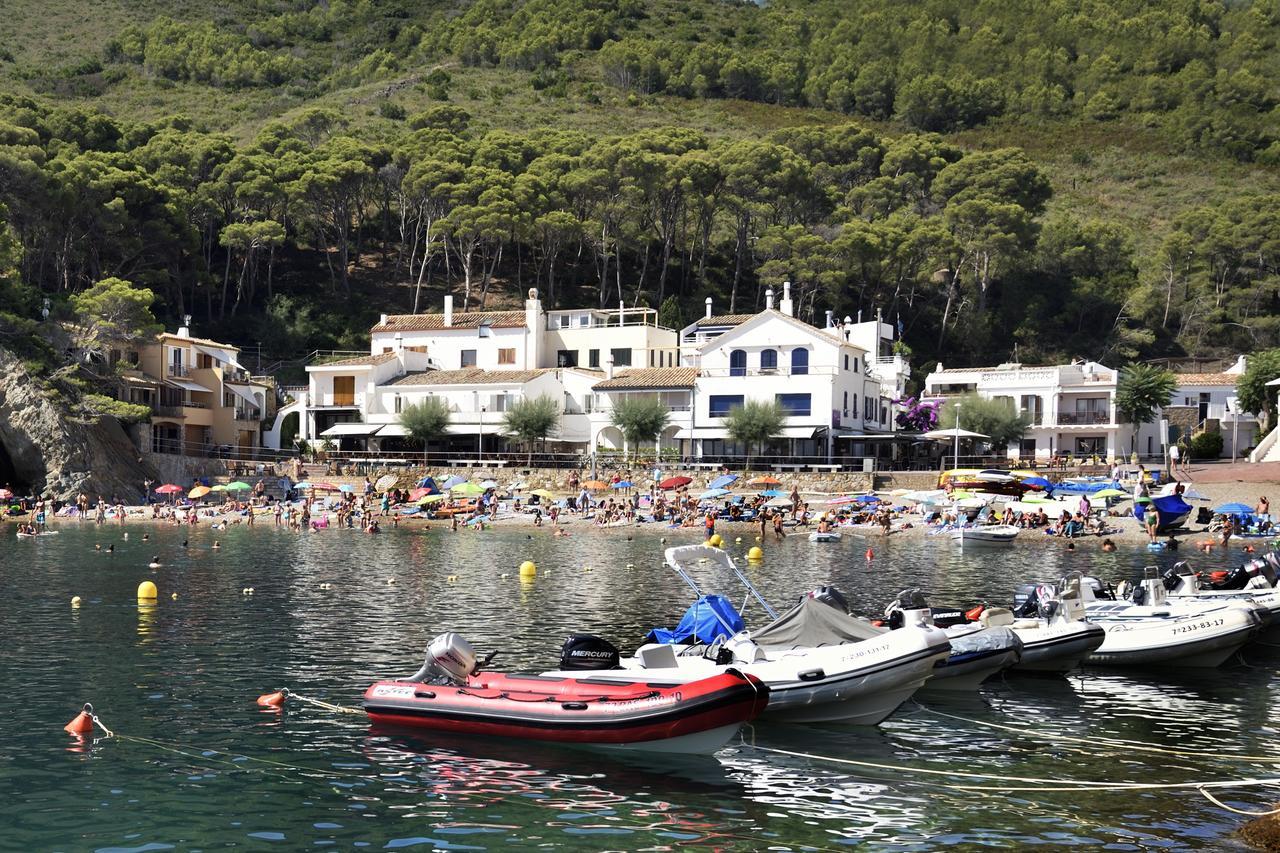 Double or Twin Room with Extra Bed