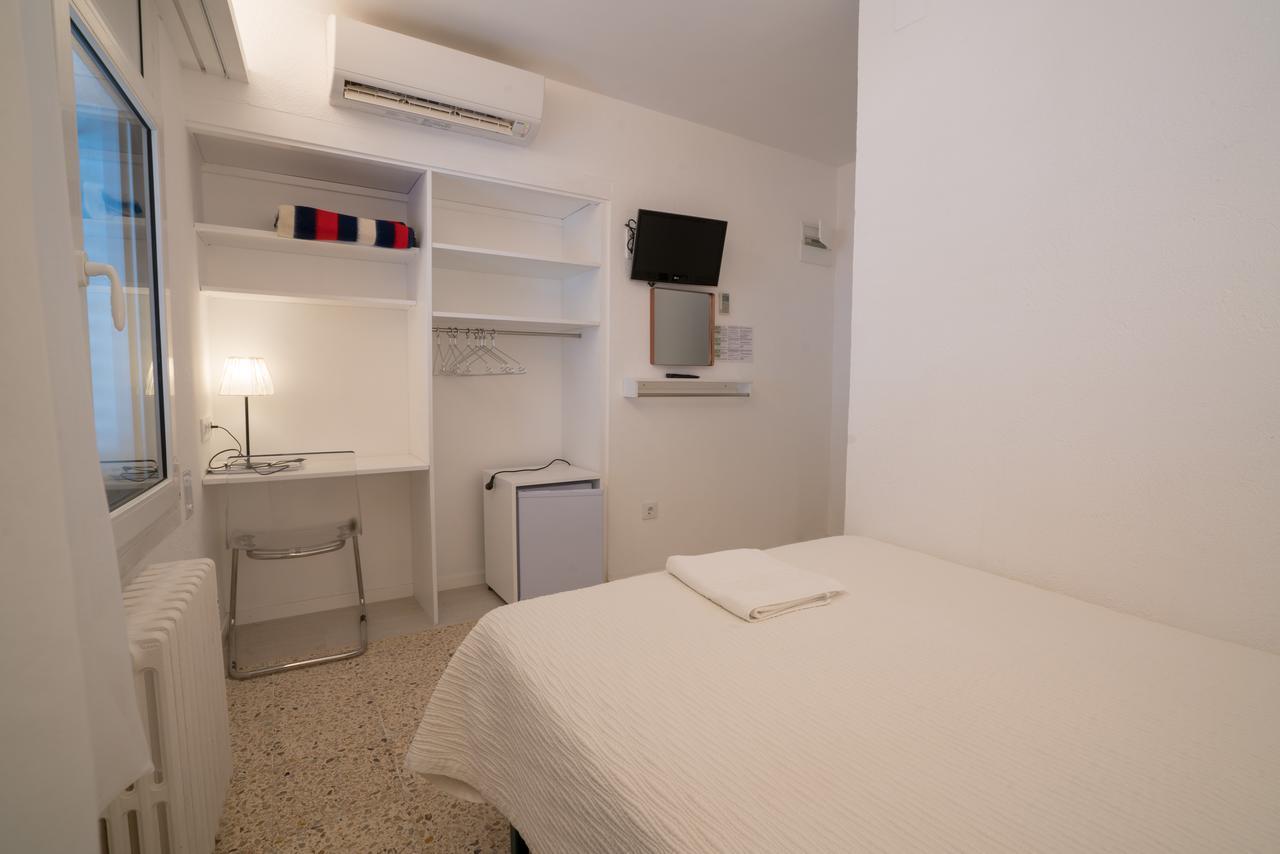 Budget Single Room
