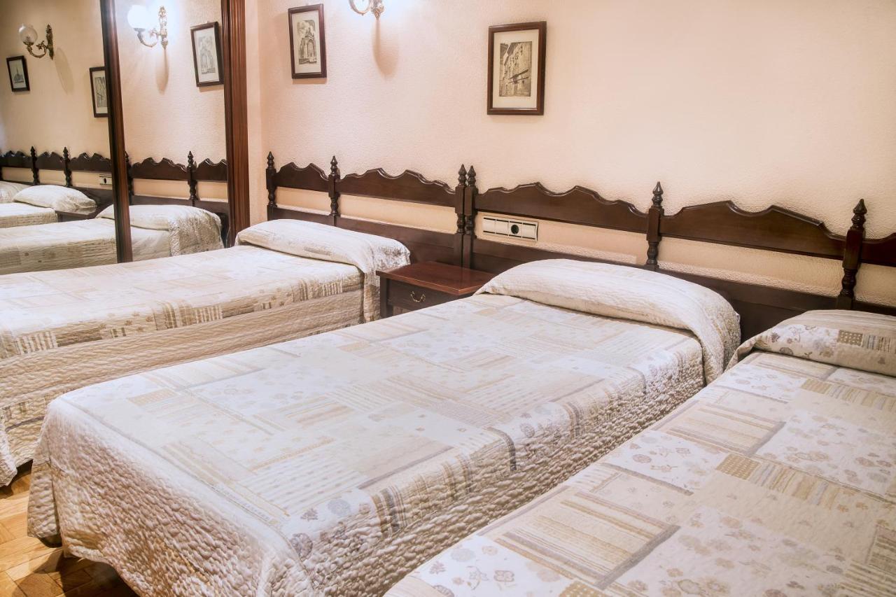 Camera Matrimoniale con Letto Supplementare