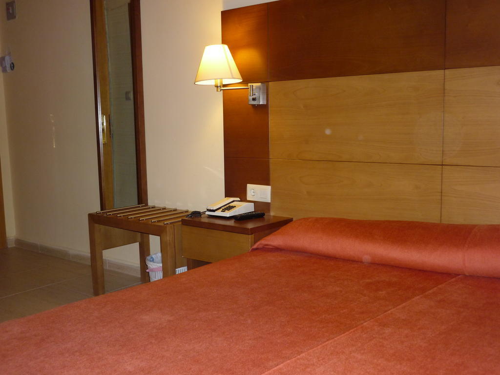 Single Room,73676783:JPEG