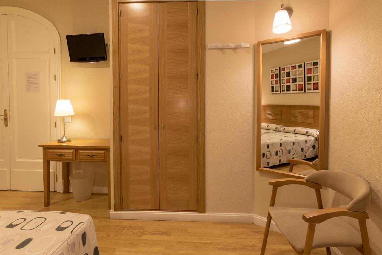 Triple Room Private Bathroom