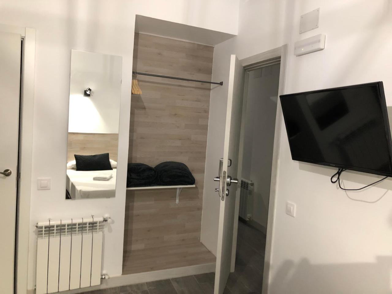 Twin Room Private Bathroom