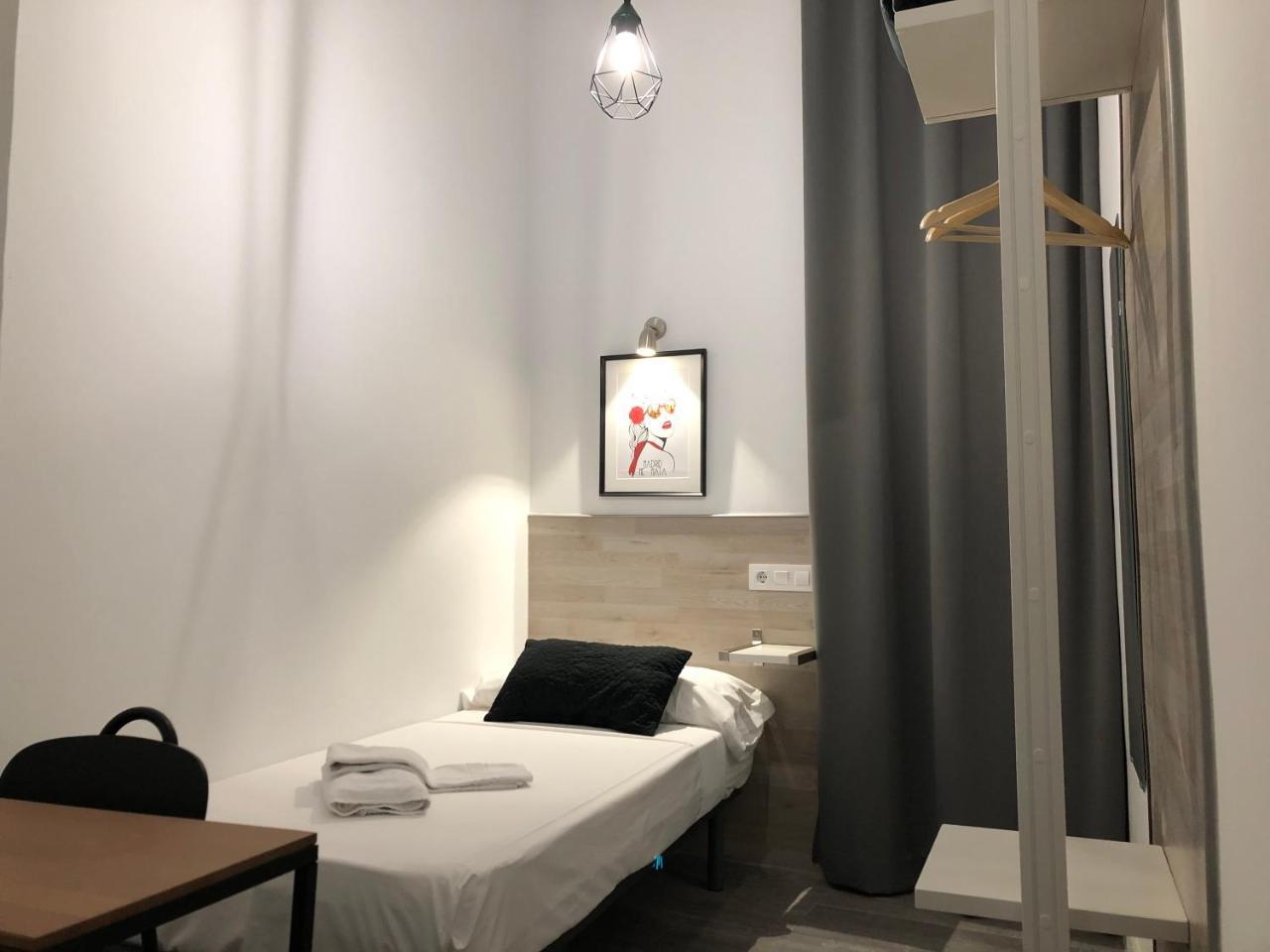 Economy Single Room
