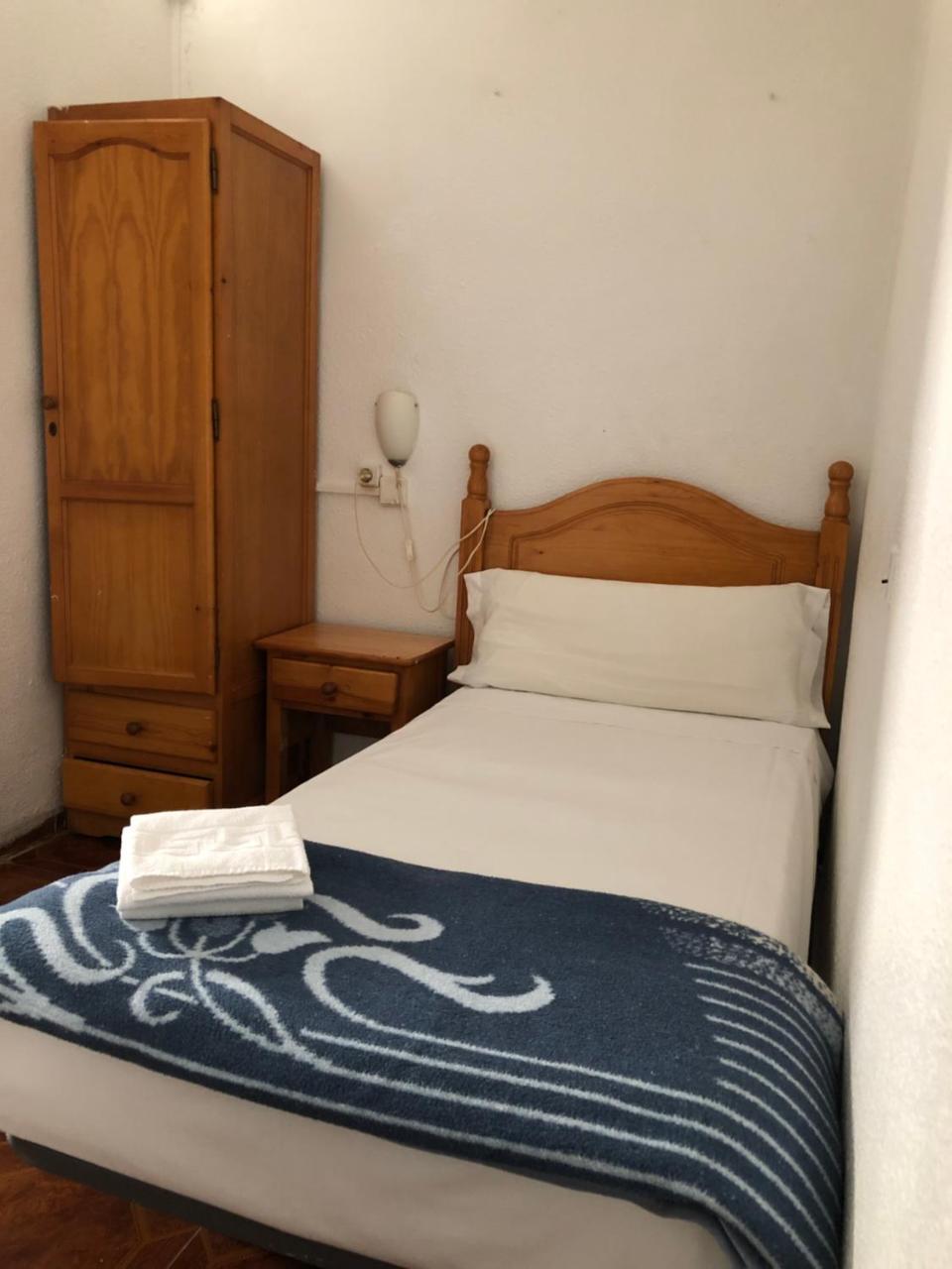 Single Room,752757227:JPEG