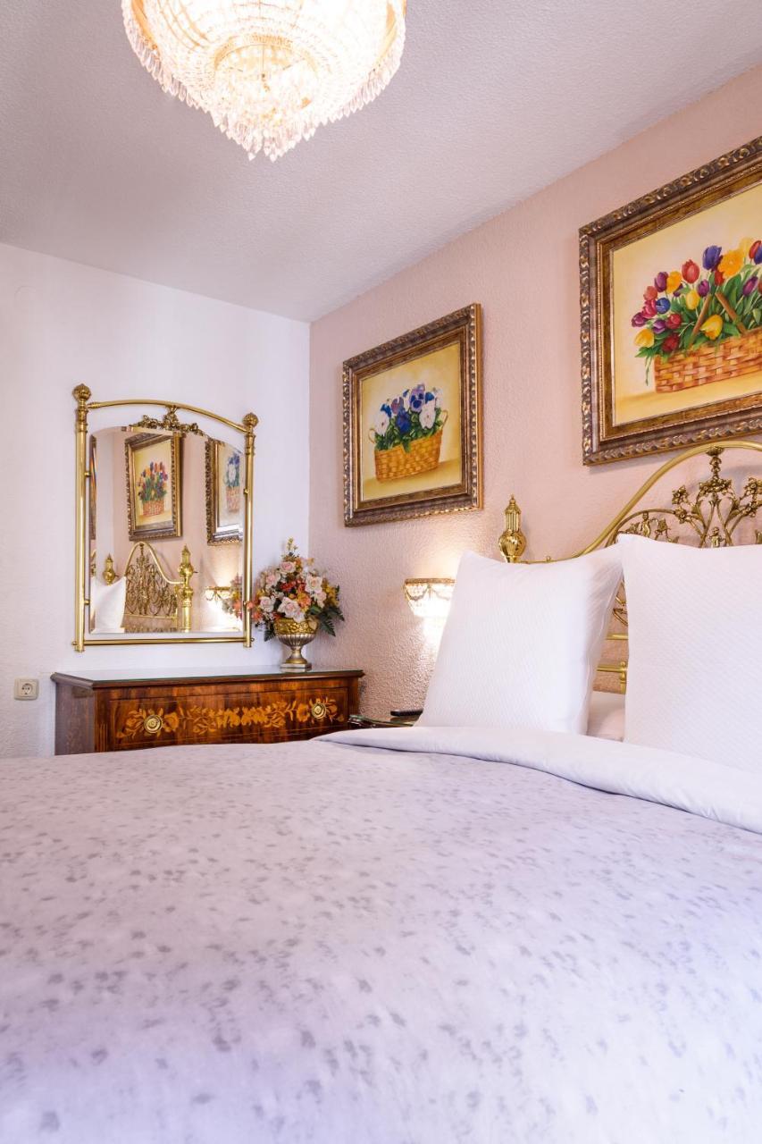 Double or Twin Room,758654788:JPEG