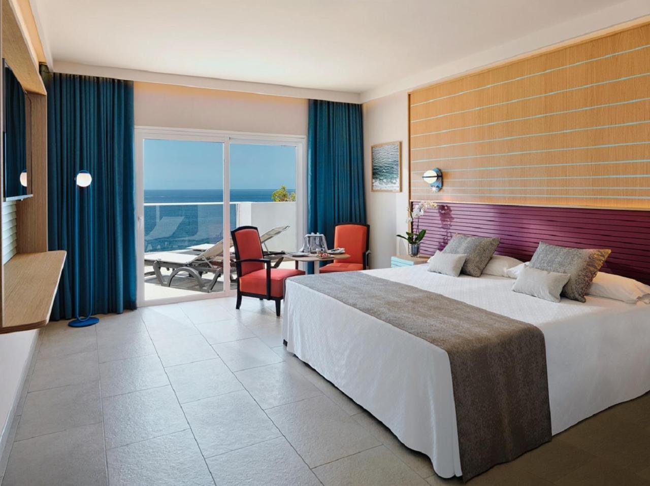 Premium Double or Twin Room,942261868:JPEG