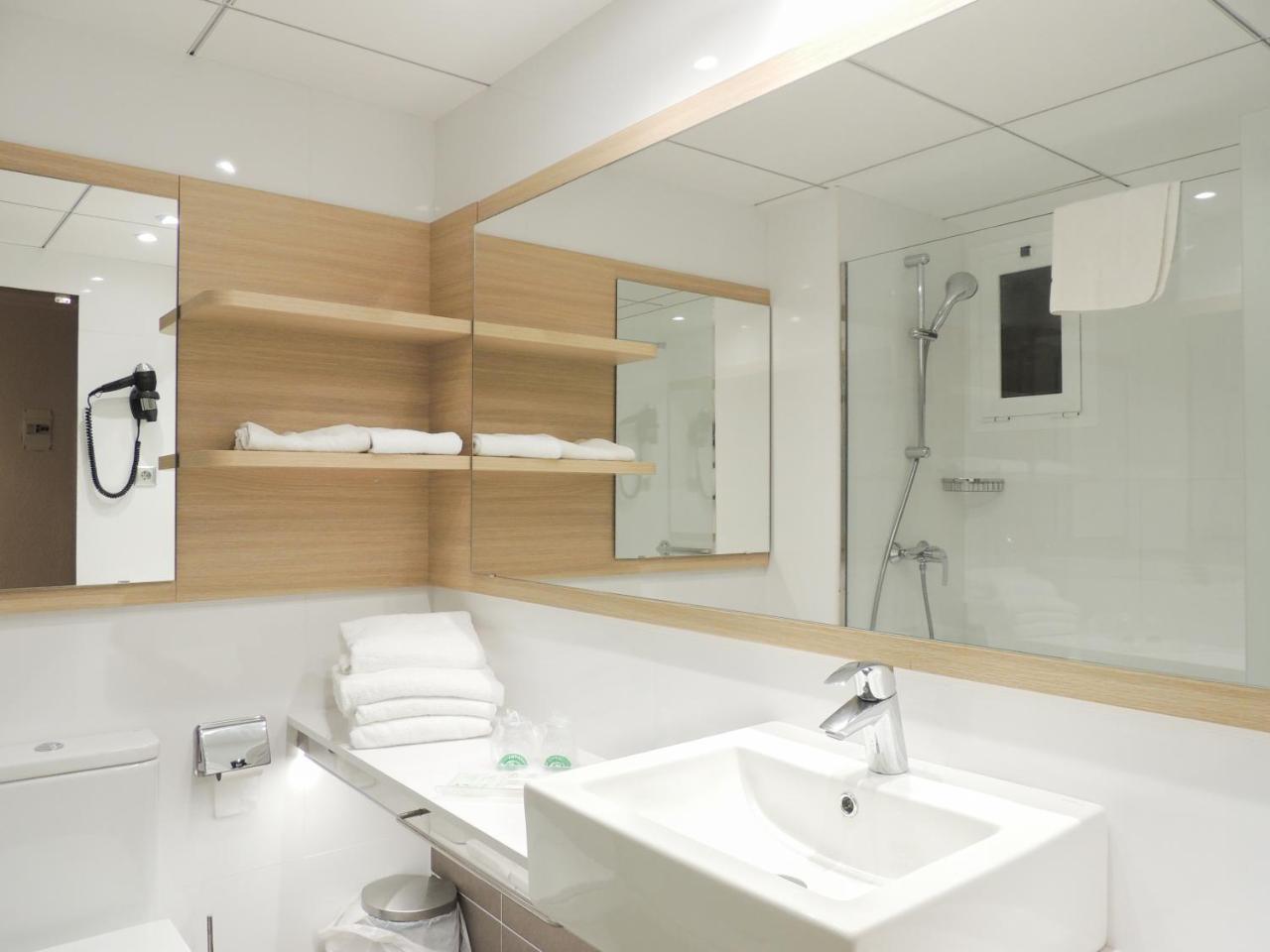 Standard Dreibettzimmer (3 Erwachsene)