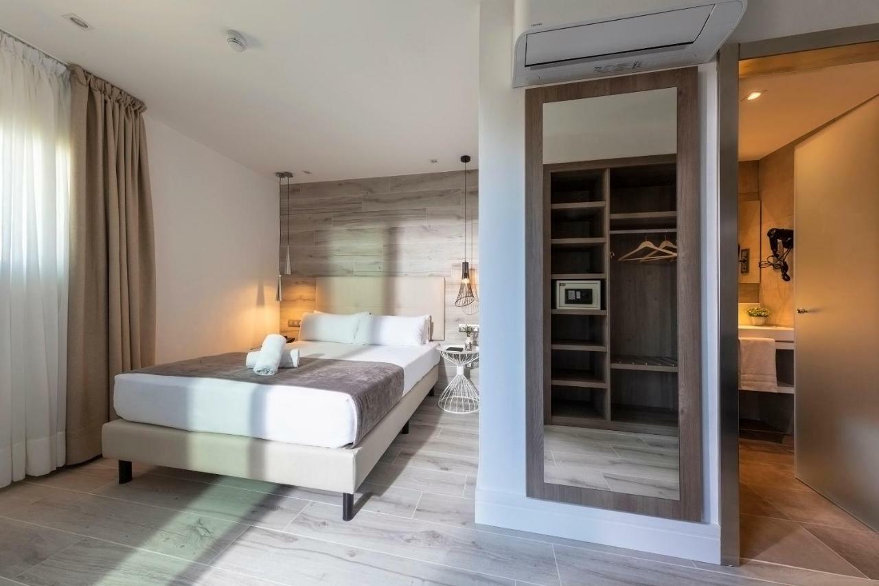 Quarto Superior com Terraço e Sem Vistas