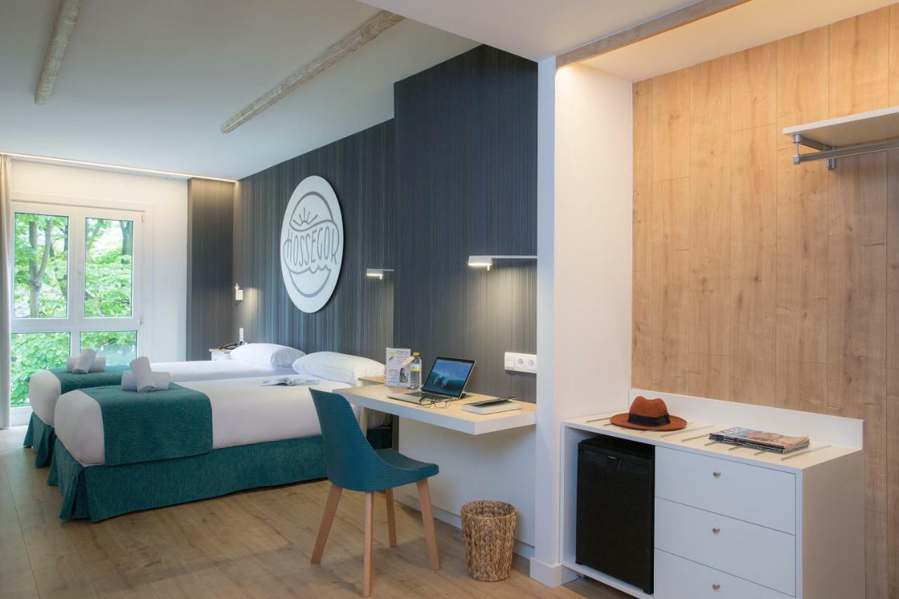 Twin Room,785783403:JPEG