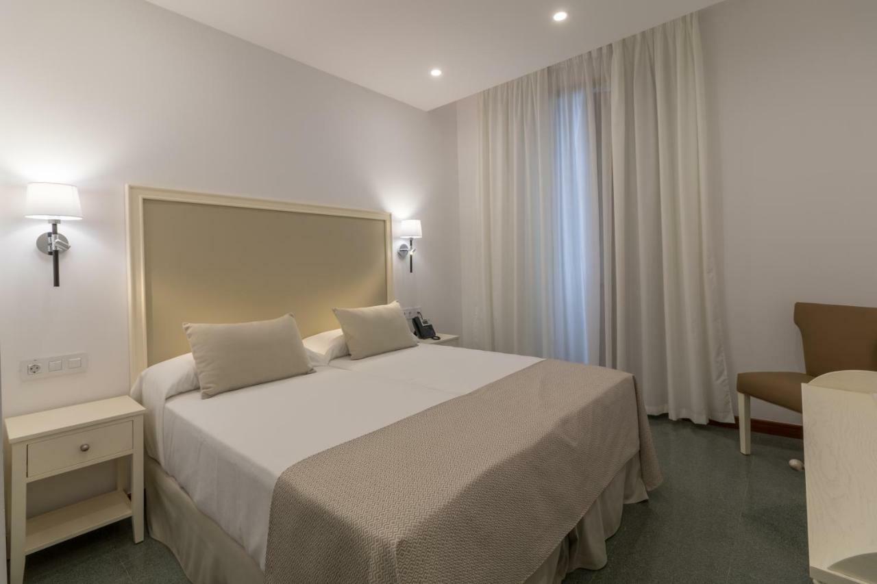 Doppelzimmer mit 2 Doppelbetten