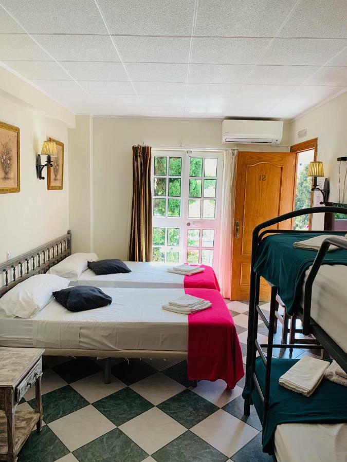 Quadruple Room Bathroom