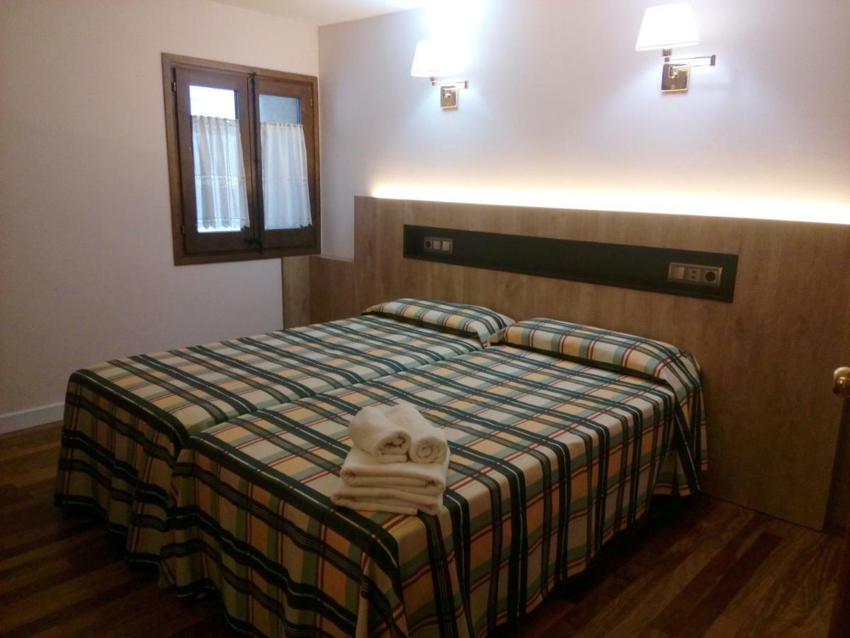 Budget Twin Room,831637541:JPEG