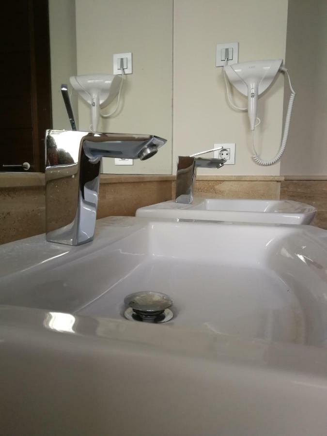 Small Double Room,908436874:JPEG