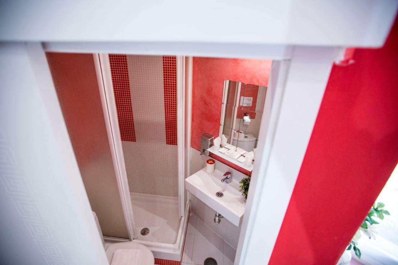 Double Room,1103371539:JPEG
