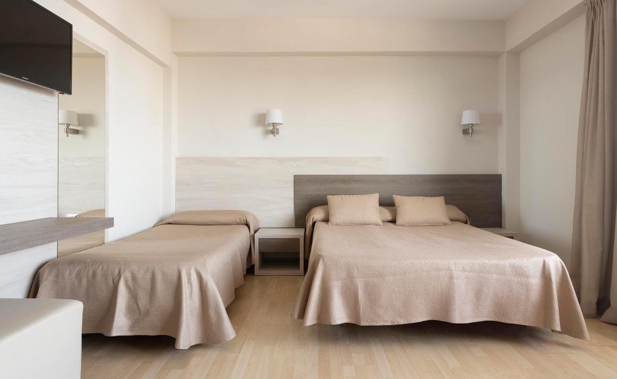 Classic Quadruple Room (2 adults + 2 children)