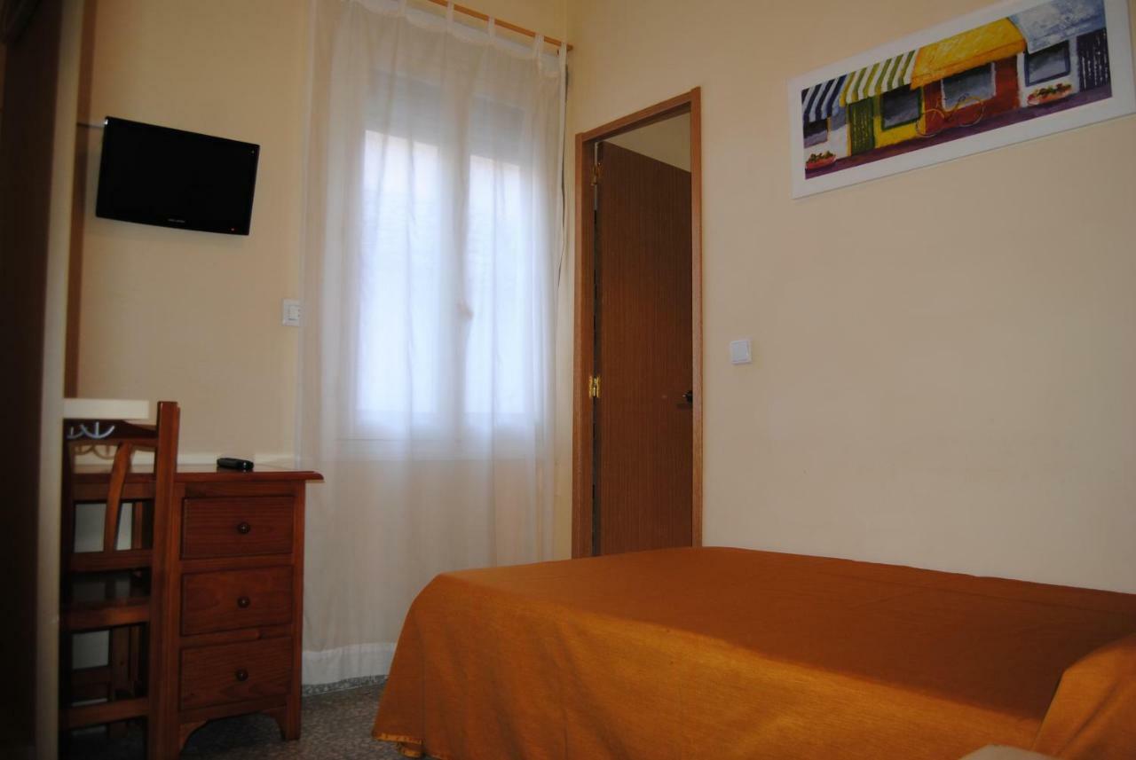 Single Room Private Bathroom