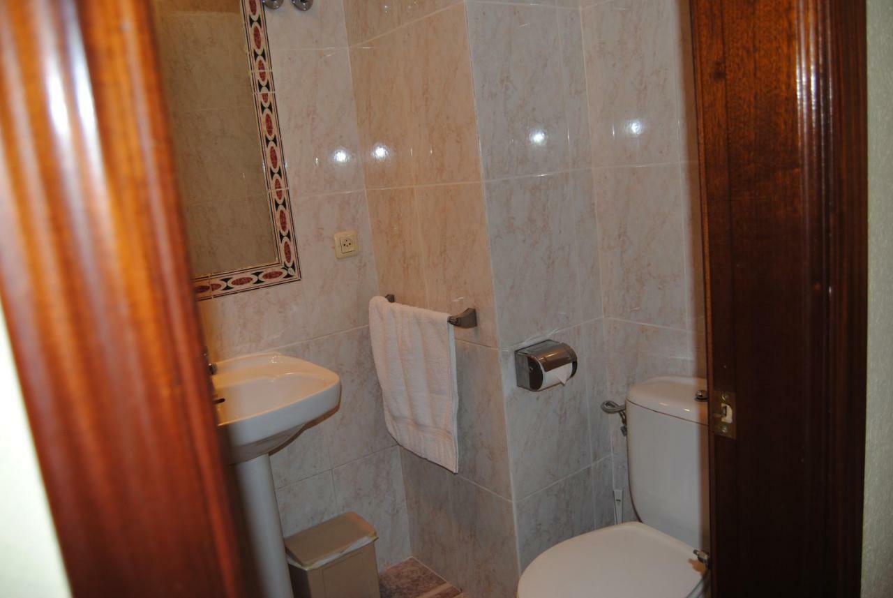Triple Room Bathroom