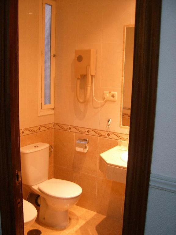 Double Room Private Bathroom