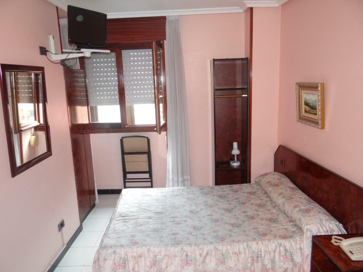 Habitación Doble con baño - 2 camas
