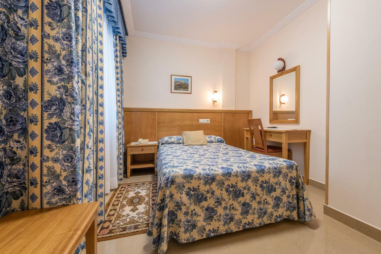 Budget Single Room,863485931:JPEG