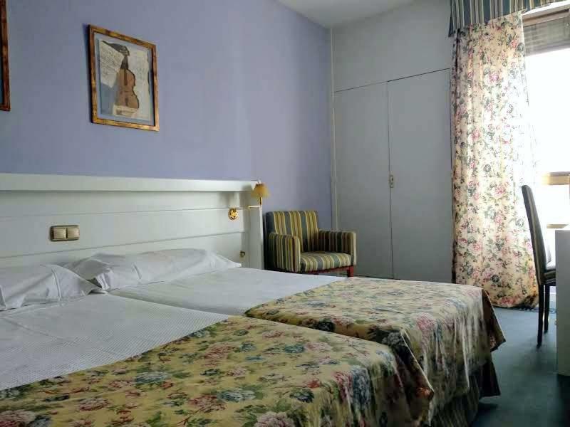Double or Twin Room,903554332:JPEG
