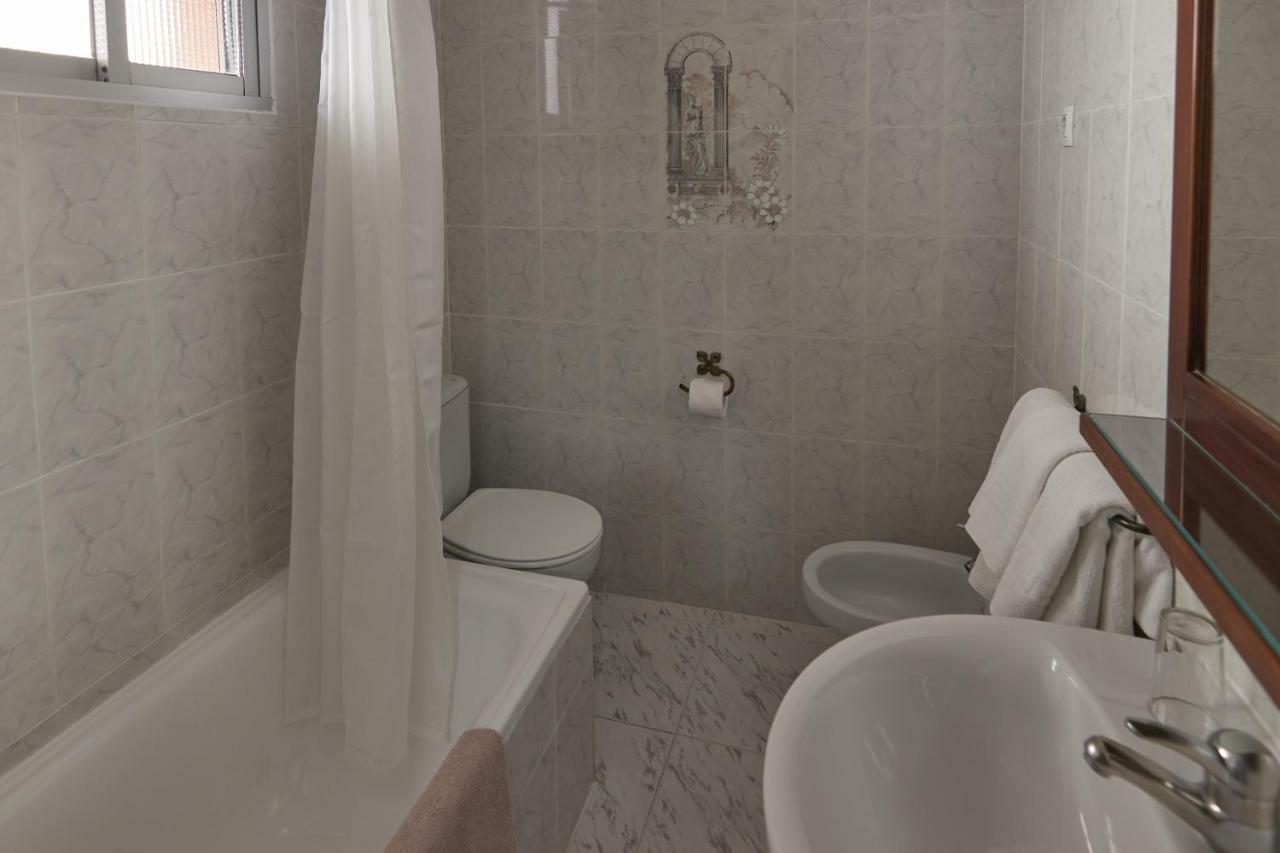Driepersoonskamer met Eigen Badkamer